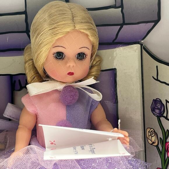 Madame Alexander Wendy's Puppet Show Theater Vintage #33780 Castle Jester Girl - Picture 3 of 9